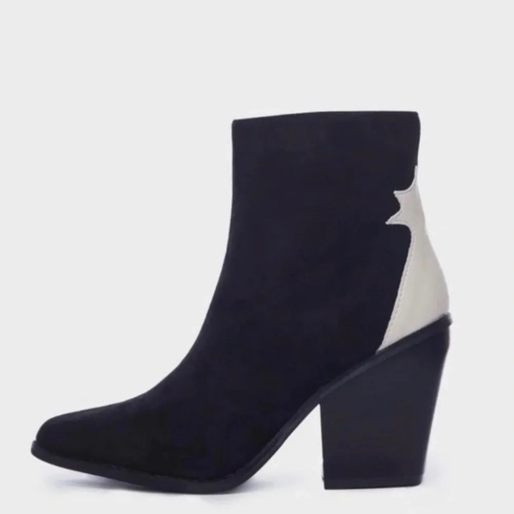 Dolls Kill Velvet Star Sighting Boots Sz. 7.5 NWT *RARE/SOLD OUT* - Picture 3 of 9